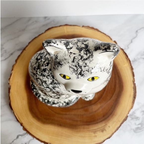 Cat White and Black Spongware Speckled Farmhouse Ceramic Cat - Picture 7 of 10